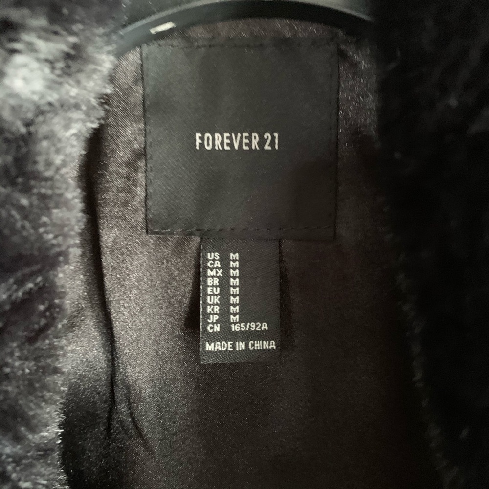 Forever 21 Black Faux Fur Collared Sleeveless Vest Outerwear Classic Mob Wife M - Picture 5 of 12